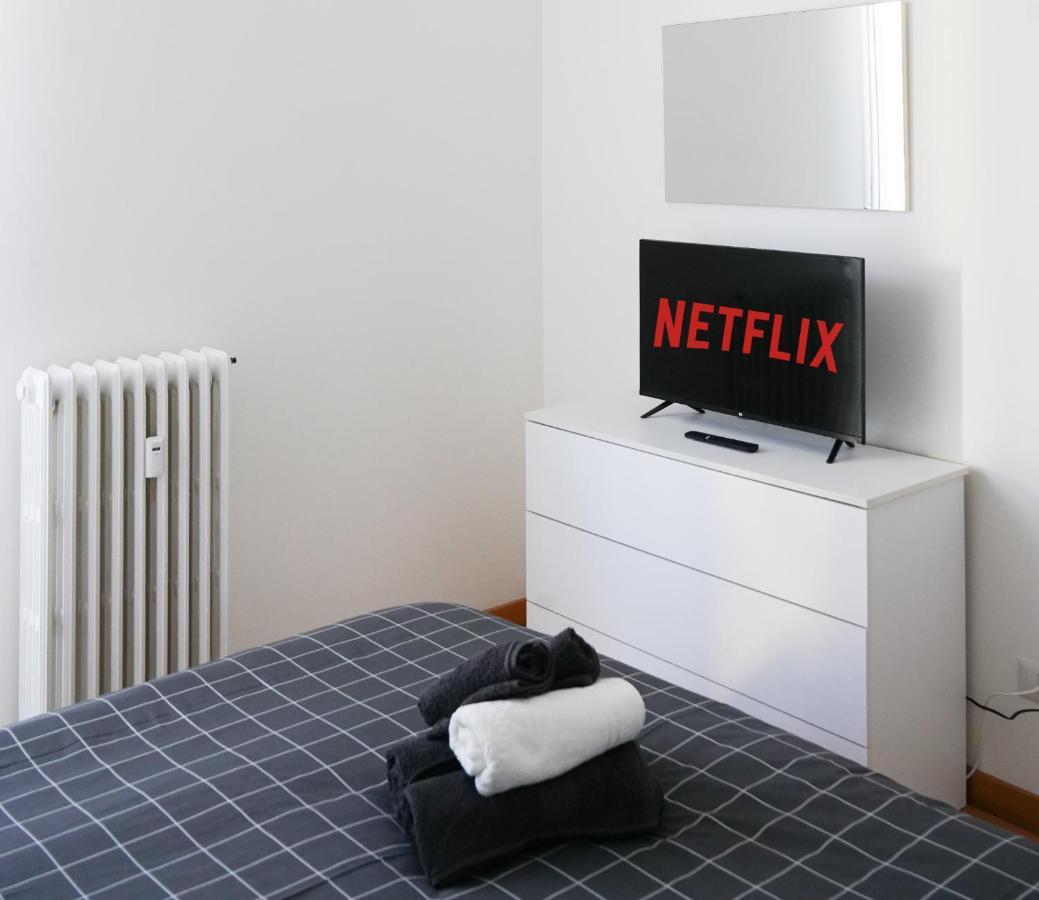 Apartamento 10 Min From The Airport-Wifi-Free Parking Samarate Exterior foto