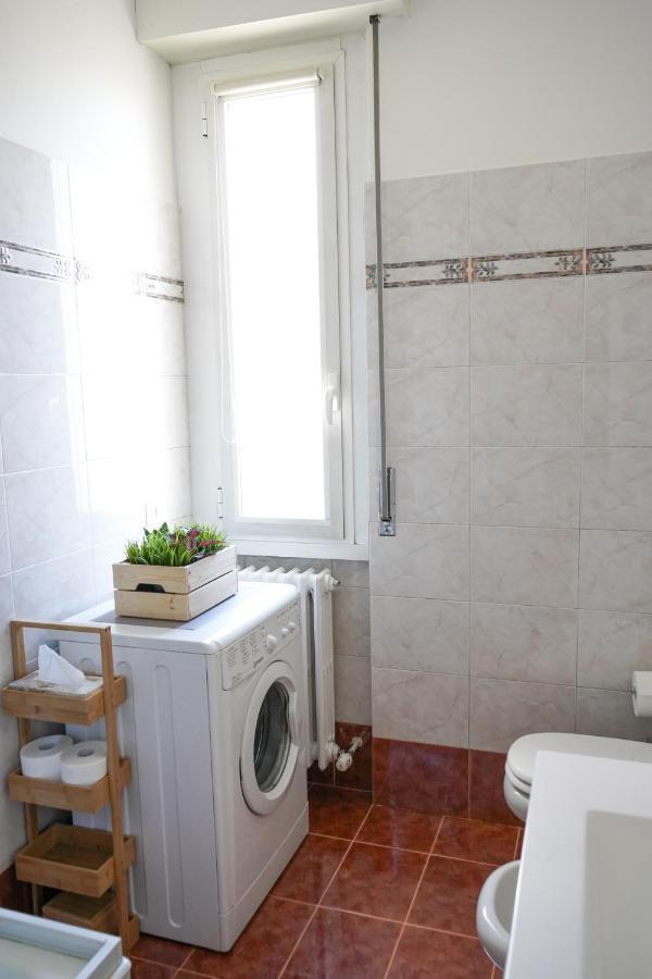 Apartamento 10 Min From The Airport-Wifi-Free Parking Samarate Exterior foto