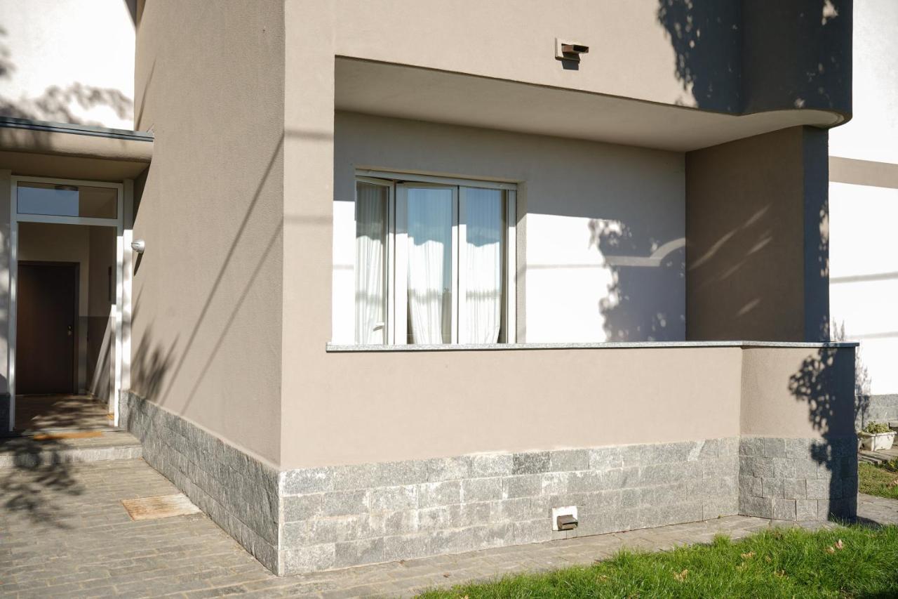 Apartamento 10 Min From The Airport-Wifi-Free Parking Samarate Exterior foto